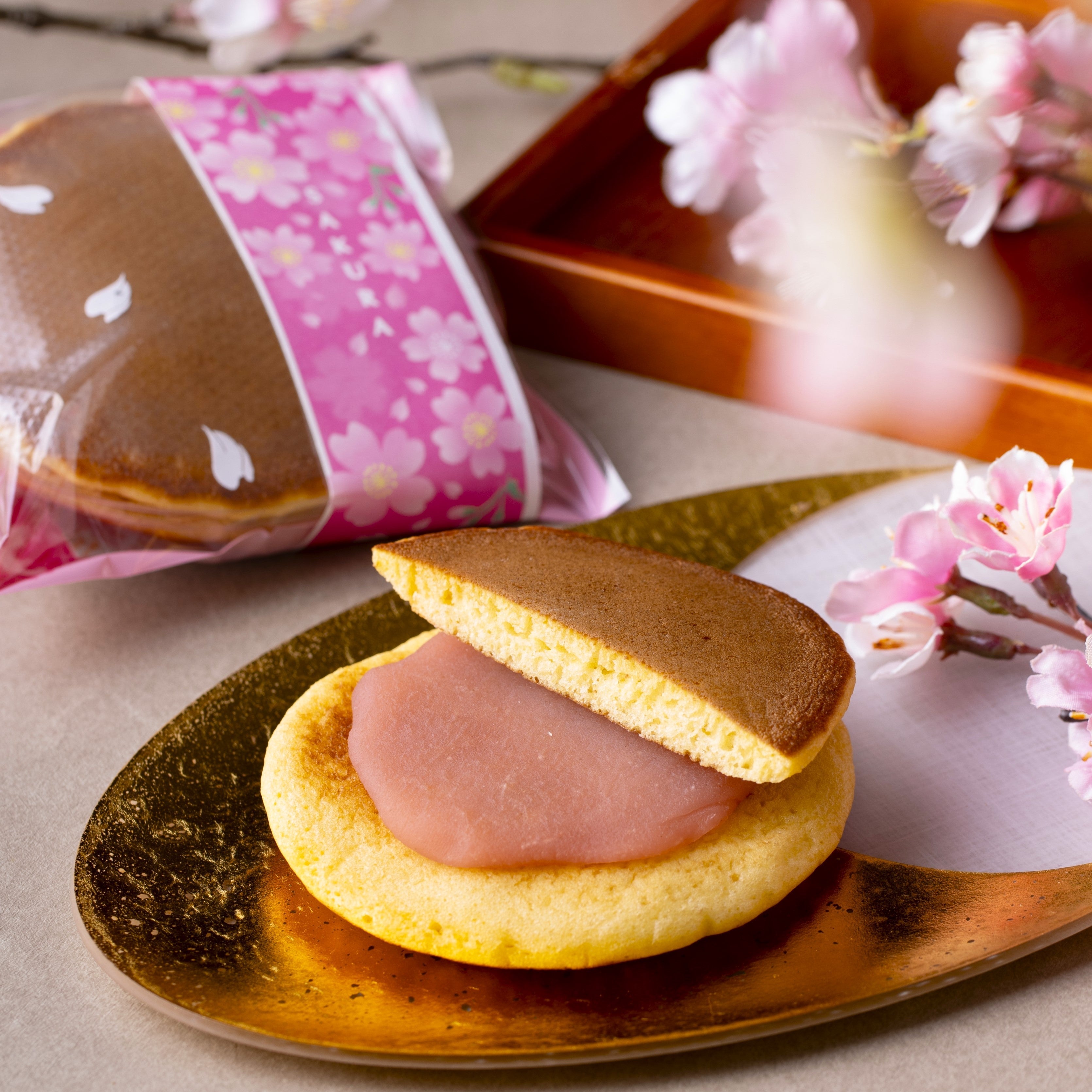 さくら・もちもち・抹茶どら焼き で ひな祭を祝おう。